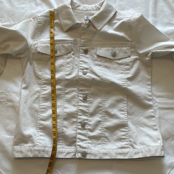 Denim & Co White Denim jacket with 3/4 sleeves silver buttons 4 pockets: size XS - Picture 10 of 13